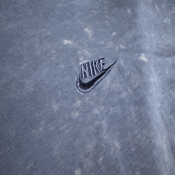 Nike tee - Picture 3 of 4